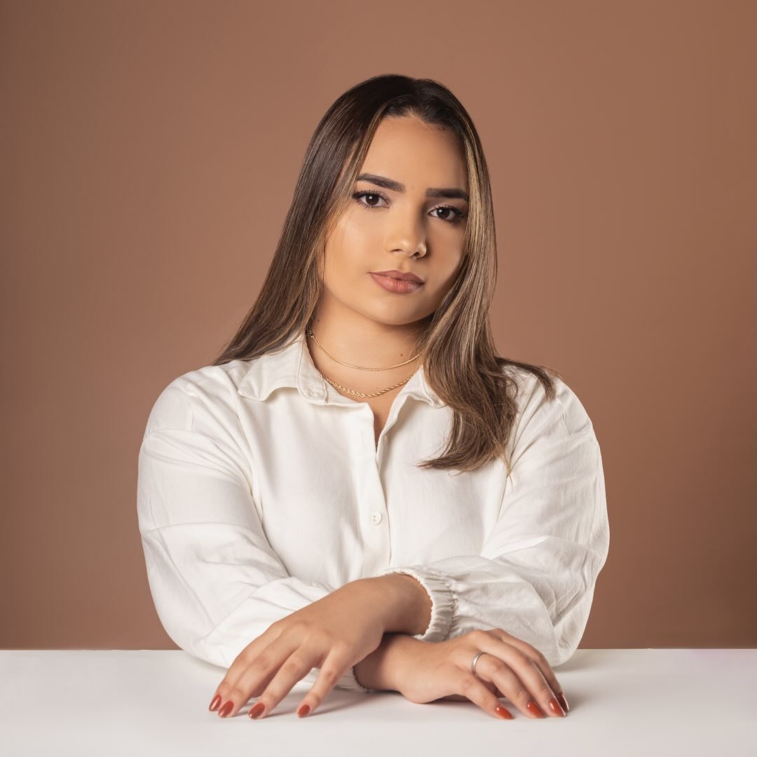 Joice Souza — Nail Designer especialista em extensão de unhas